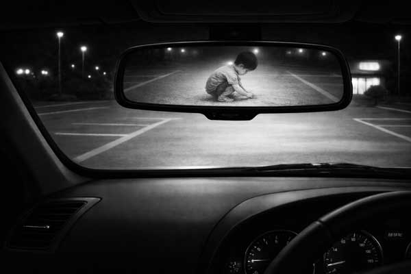 バックモニターに映る子供